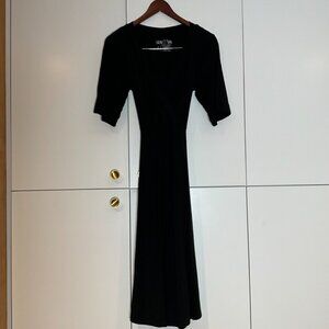 Latched Mama Black Nursing-Friendly Wrap Dress | Size M